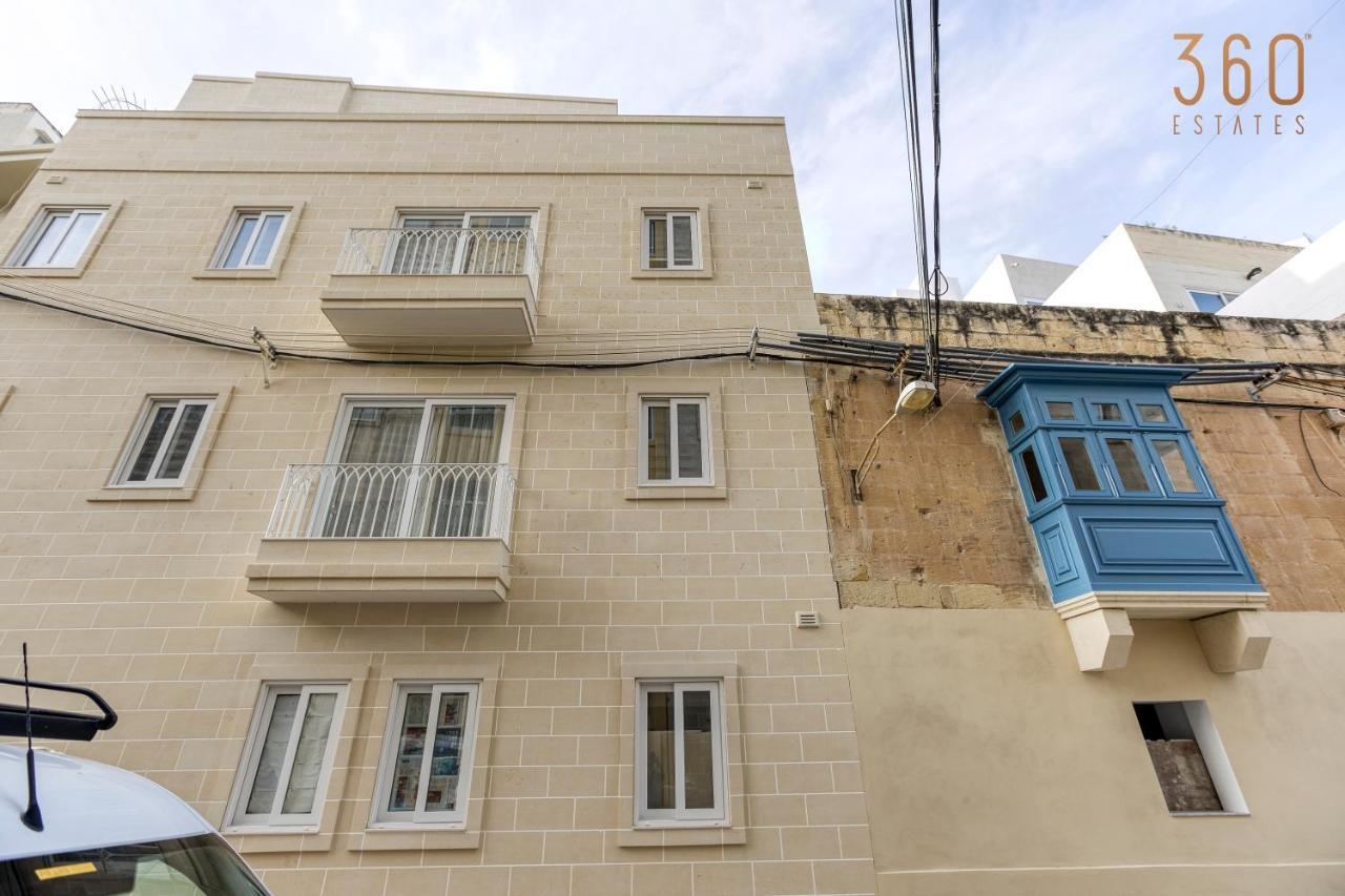 A Lovely 1Br Home With Balcony Just Off The Coast By 360 Estates San Julián Exterior foto