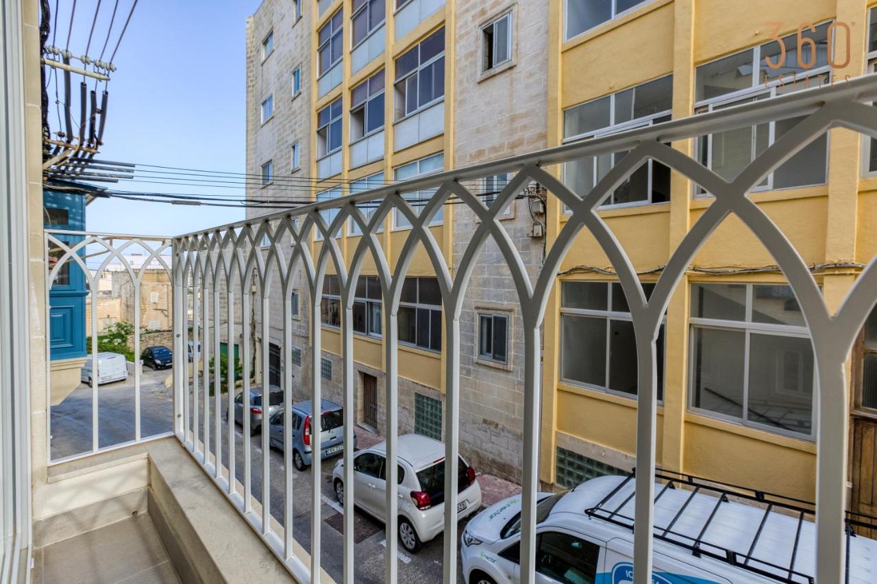 A Lovely 1Br Home With Balcony Just Off The Coast By 360 Estates San Julián Exterior foto