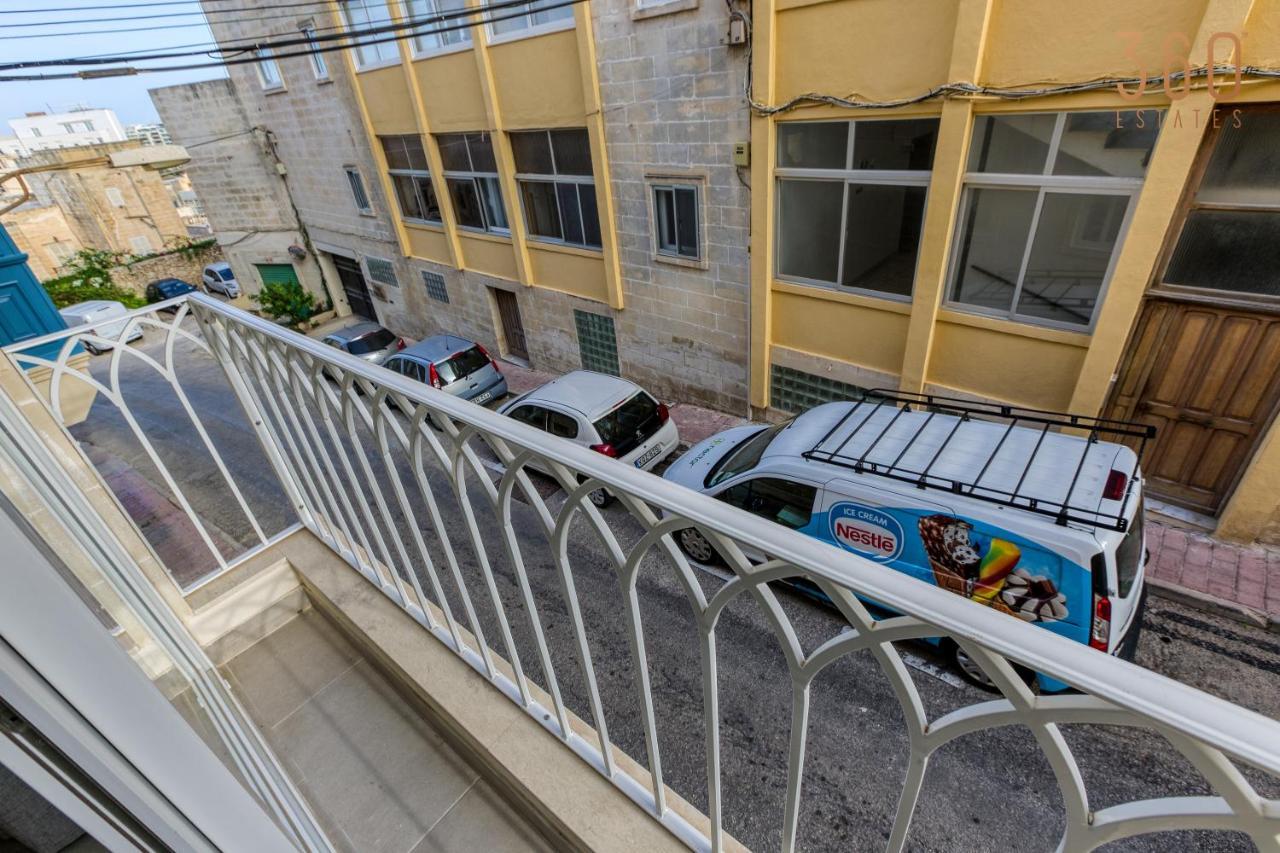 A Lovely 1Br Home With Balcony Just Off The Coast By 360 Estates San Julián Exterior foto