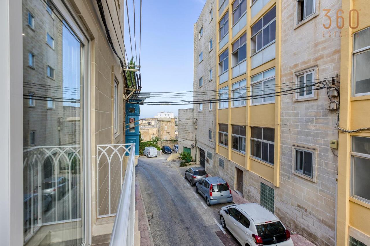 A Lovely 1Br Home With Balcony Just Off The Coast By 360 Estates San Julián Exterior foto