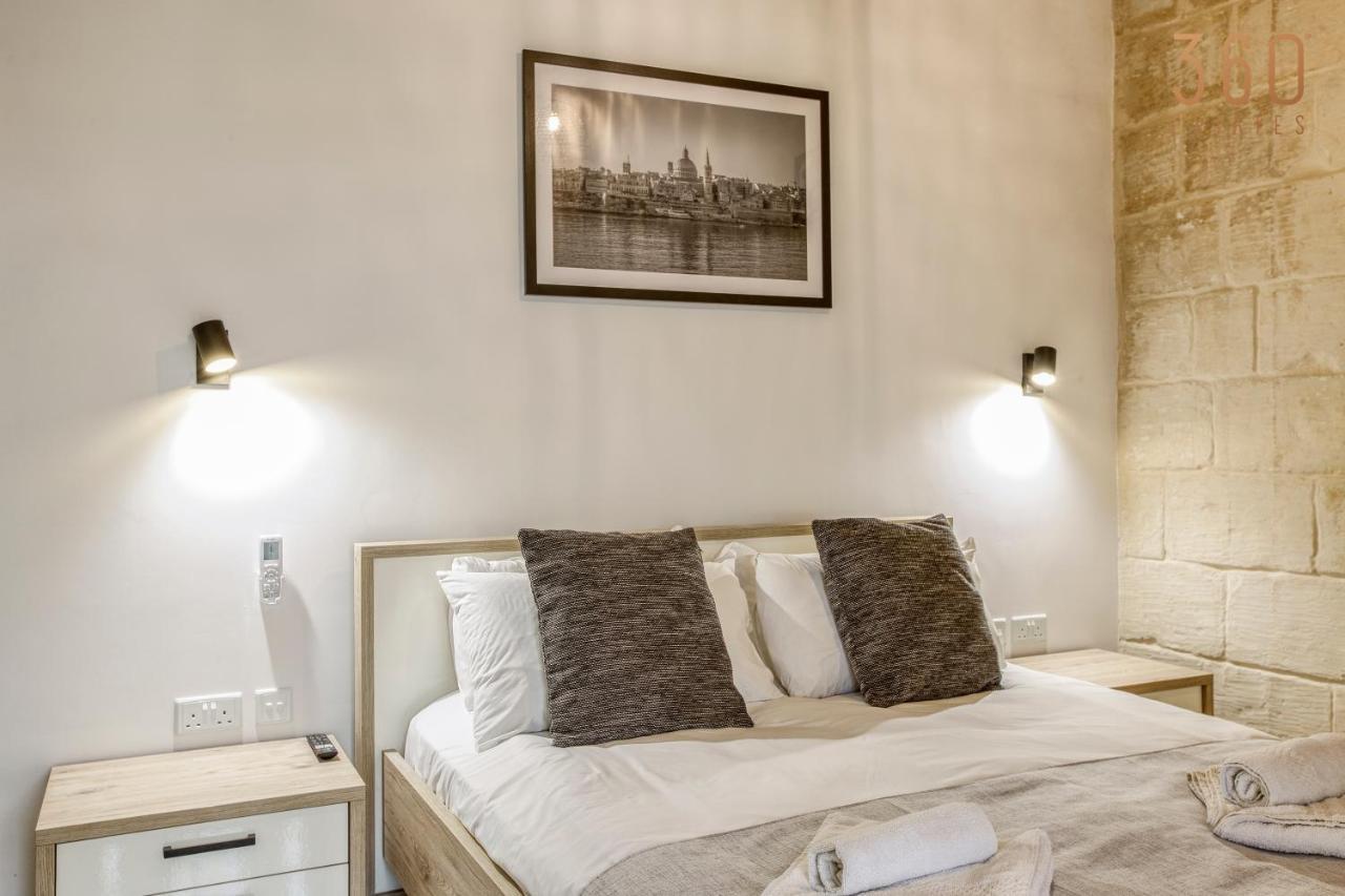 A Lovely 1Br Home With Balcony Just Off The Coast By 360 Estates San Julián Exterior foto