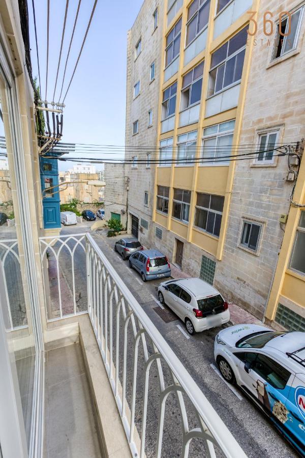 A Lovely 1Br Home With Balcony Just Off The Coast By 360 Estates San Julián Exterior foto
